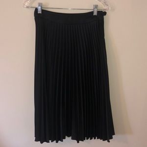 H&M black satin pleated midi skirt